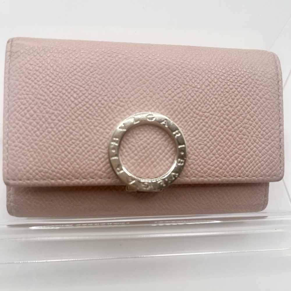 BVLGARI Pink Textured Key Holder w/Silver Logo Hardware - Picture 3 of 7